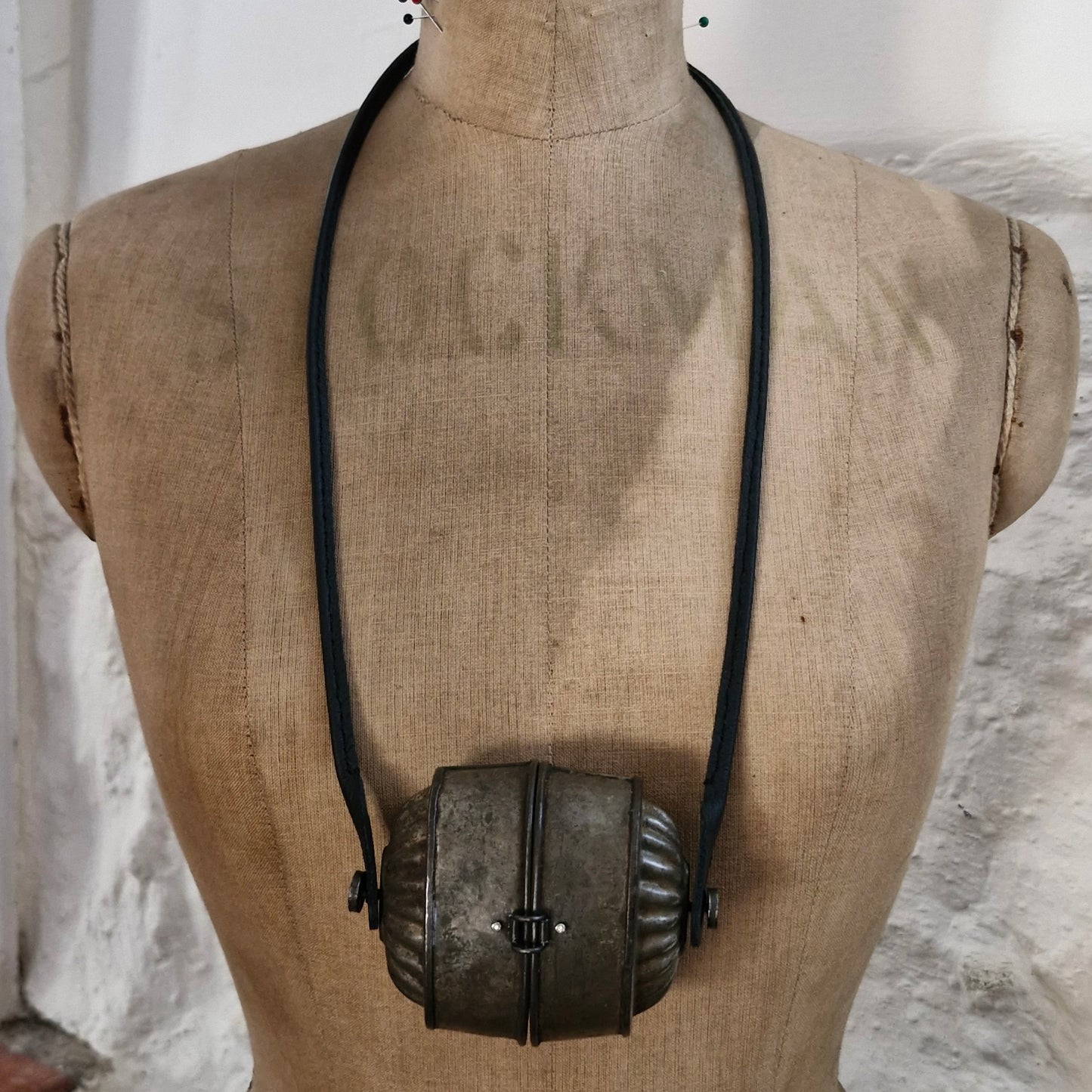 Bake wear neckpiece