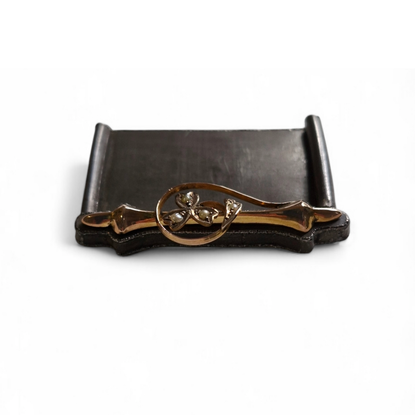 Reframed brooch