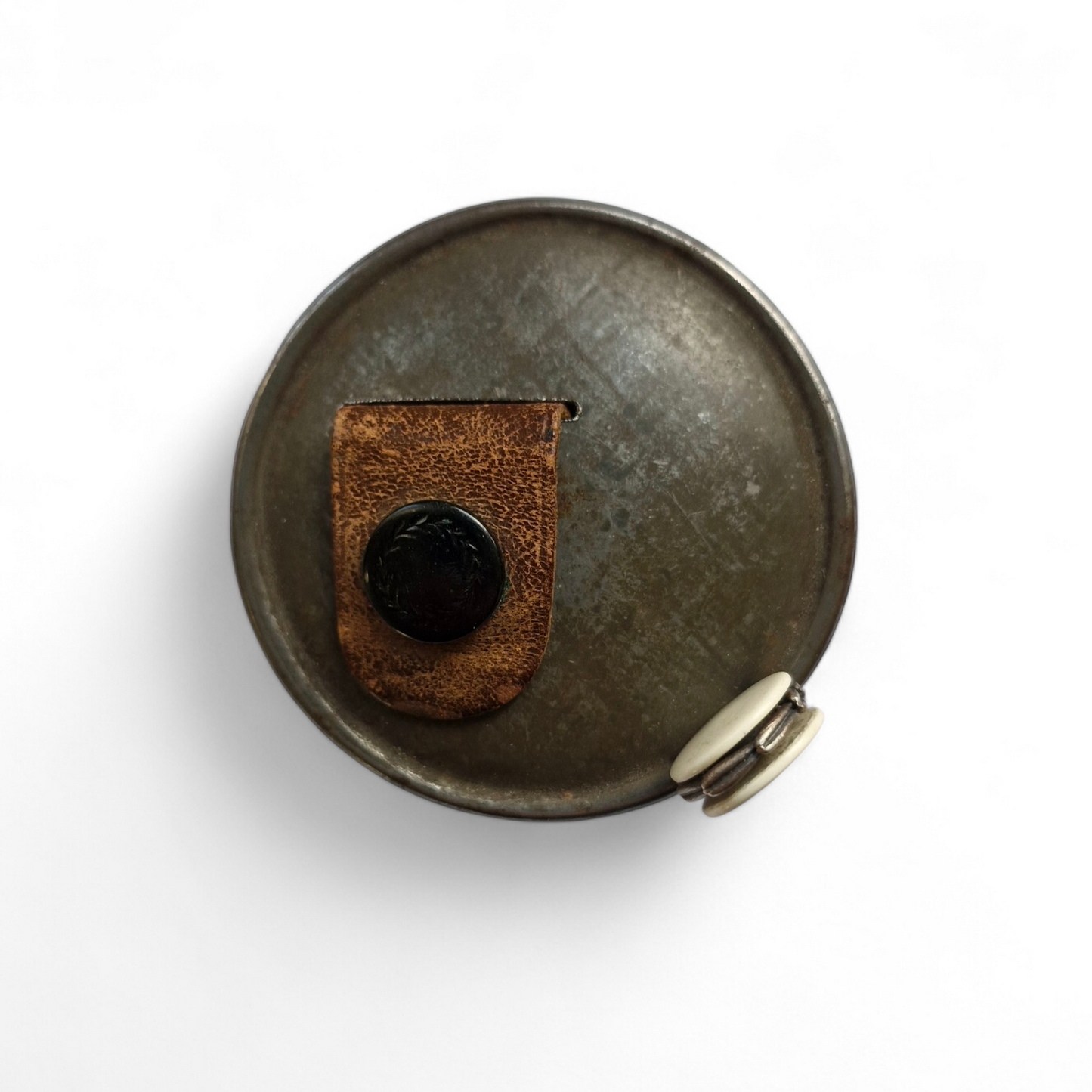 Press-stud brooch