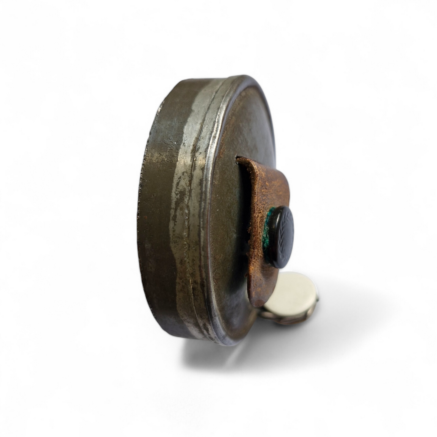 Press-stud brooch