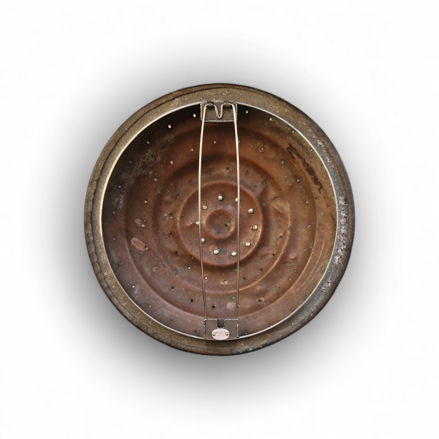 Nurture brooch, round