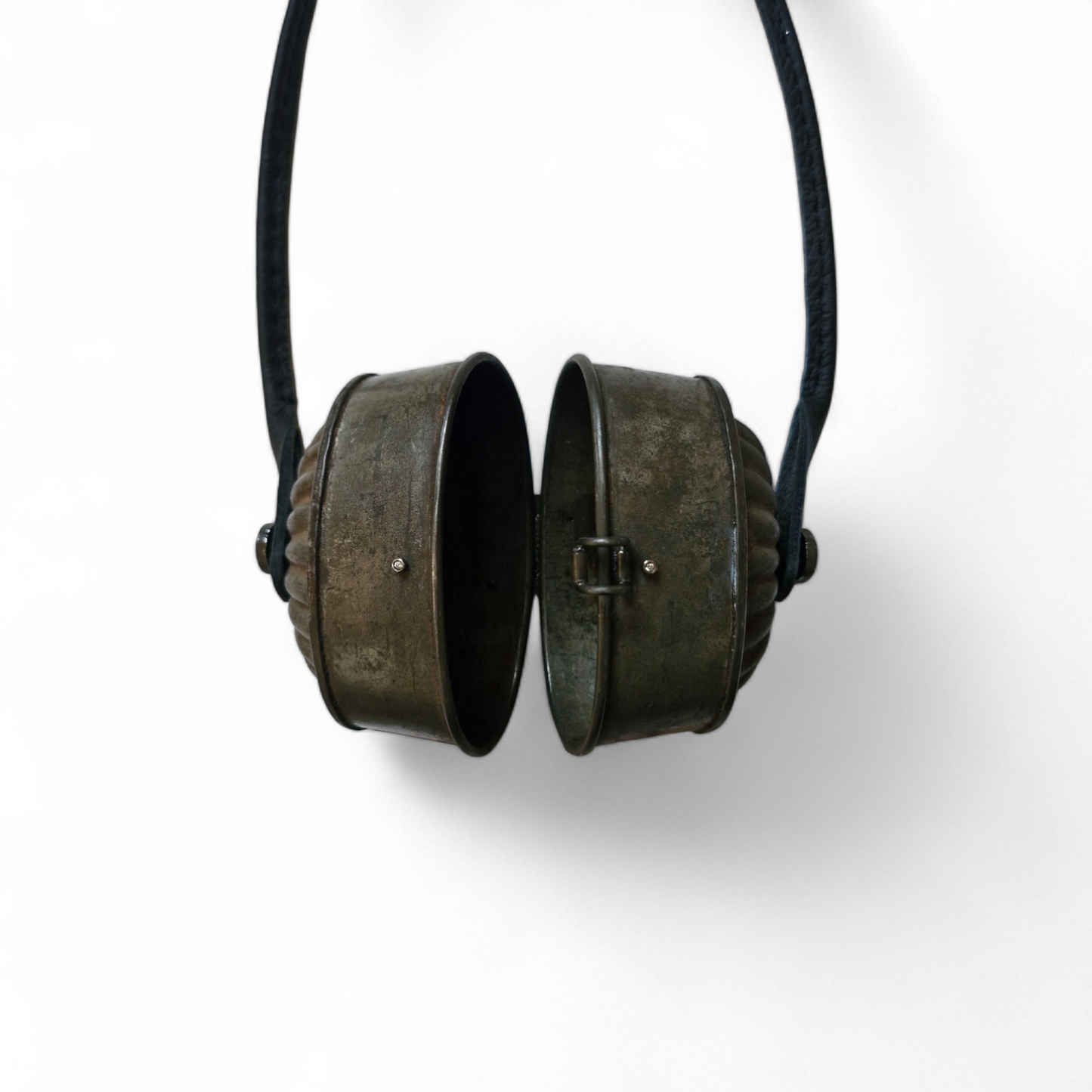 Bake wear neckpiece