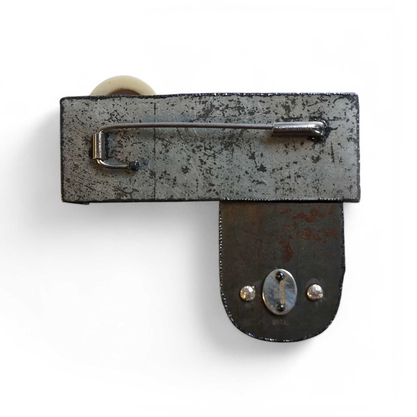 Glaxo O-Ring brooch