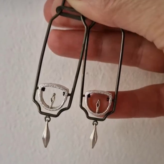 Dinkie seed earrings