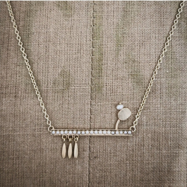 Gentle balance neckpiece