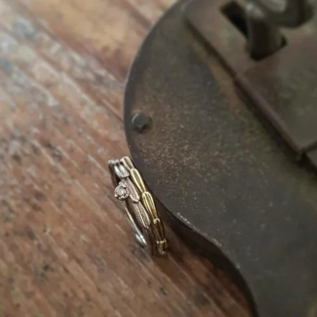 Cow parsley seed ring